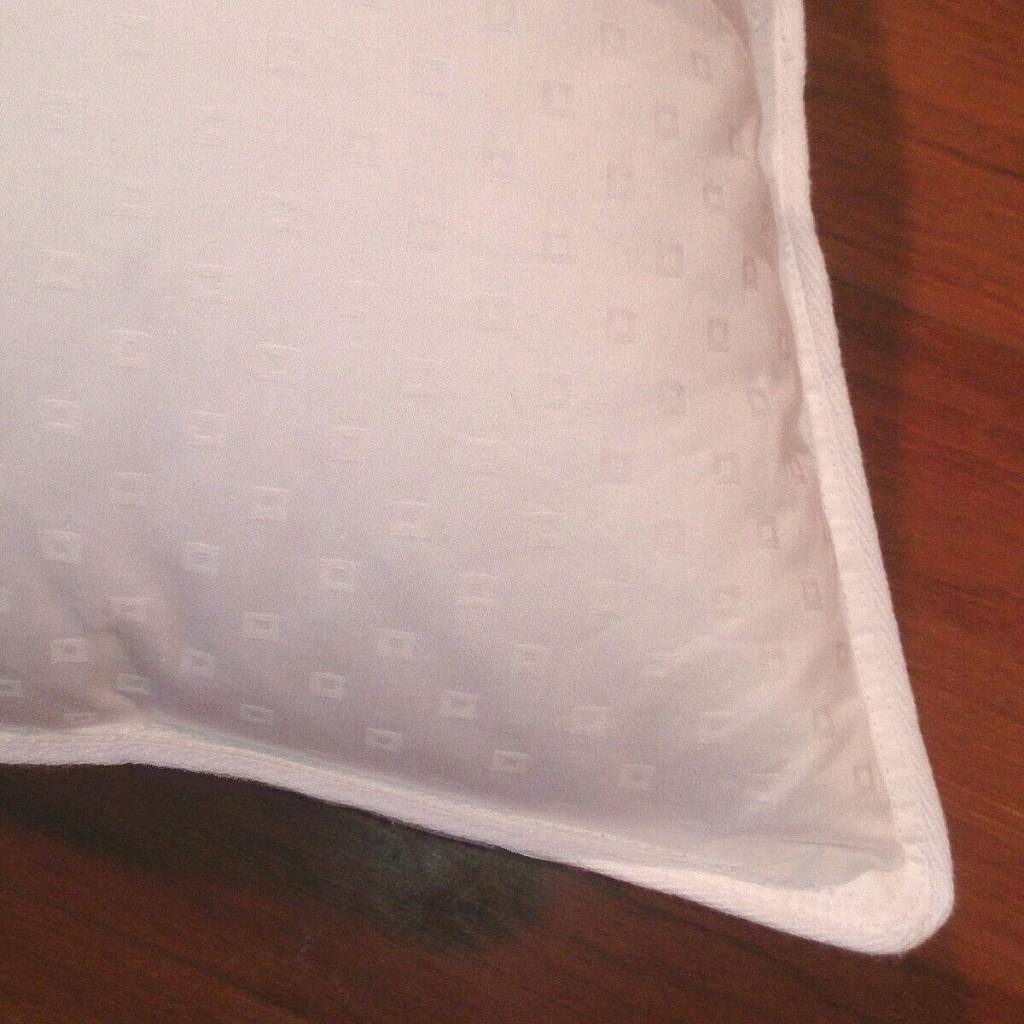 Oreiller 90% duvet jacquard luxe