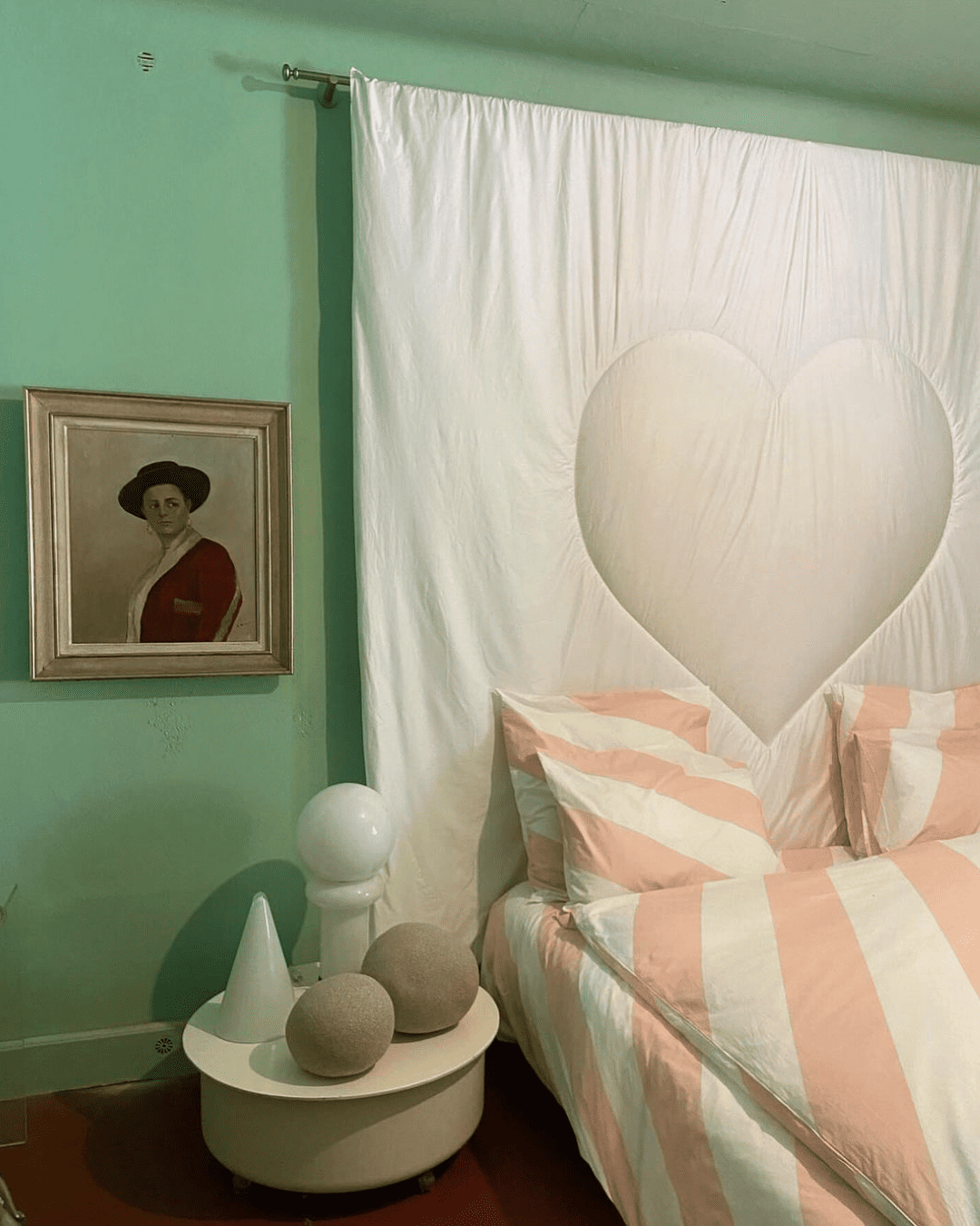 Parure de lit rayée rose et blanche VIlla Magnan x Castex