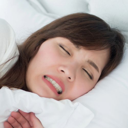 Grincer des dents la nuit