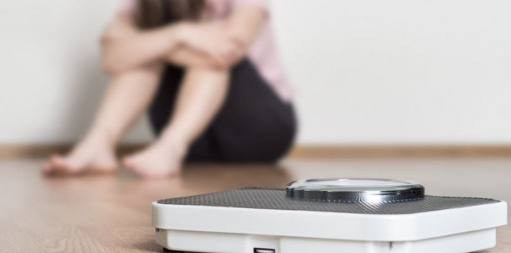 Manque de sommeil et prise de poids : les impacts