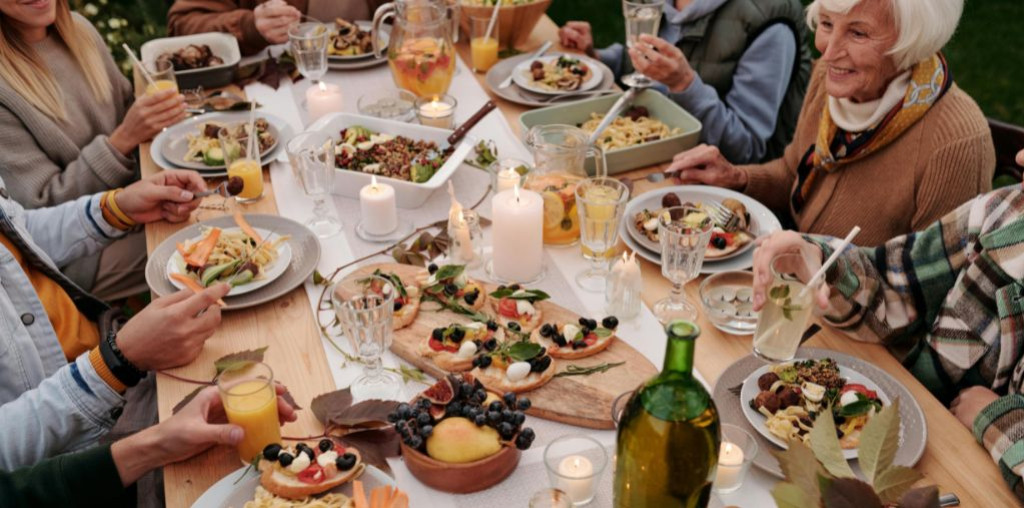 Comment dormir quand on a trop mangé pendant les fêtes ?