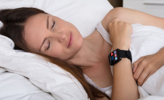 Mesurez votre rythme cardiaque avec une montre ou un bracelet
