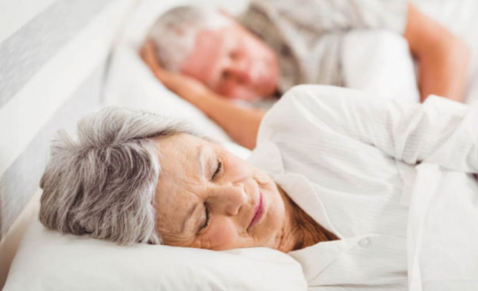 Comment améliorer la qualité du sommeil des seniors ?