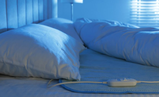 Couette chauffante : bonne ou mauvaise idée ? 