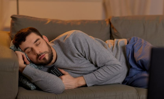 Qu’est-ce que le junk sleep et comment l’éviter
